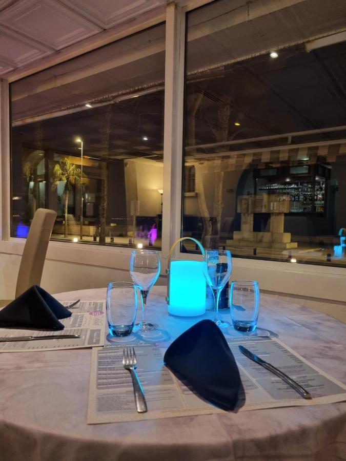 Hotel Restaurant Miramar L'Orchidee La Ciotat Exterior photo