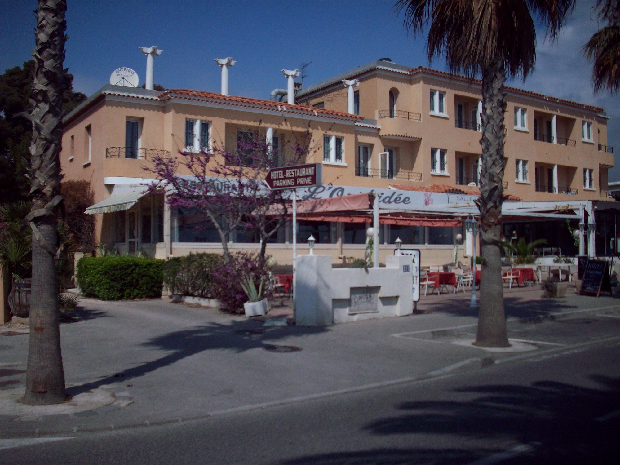 Hotel Restaurant Miramar L'Orchidee La Ciotat Exterior photo